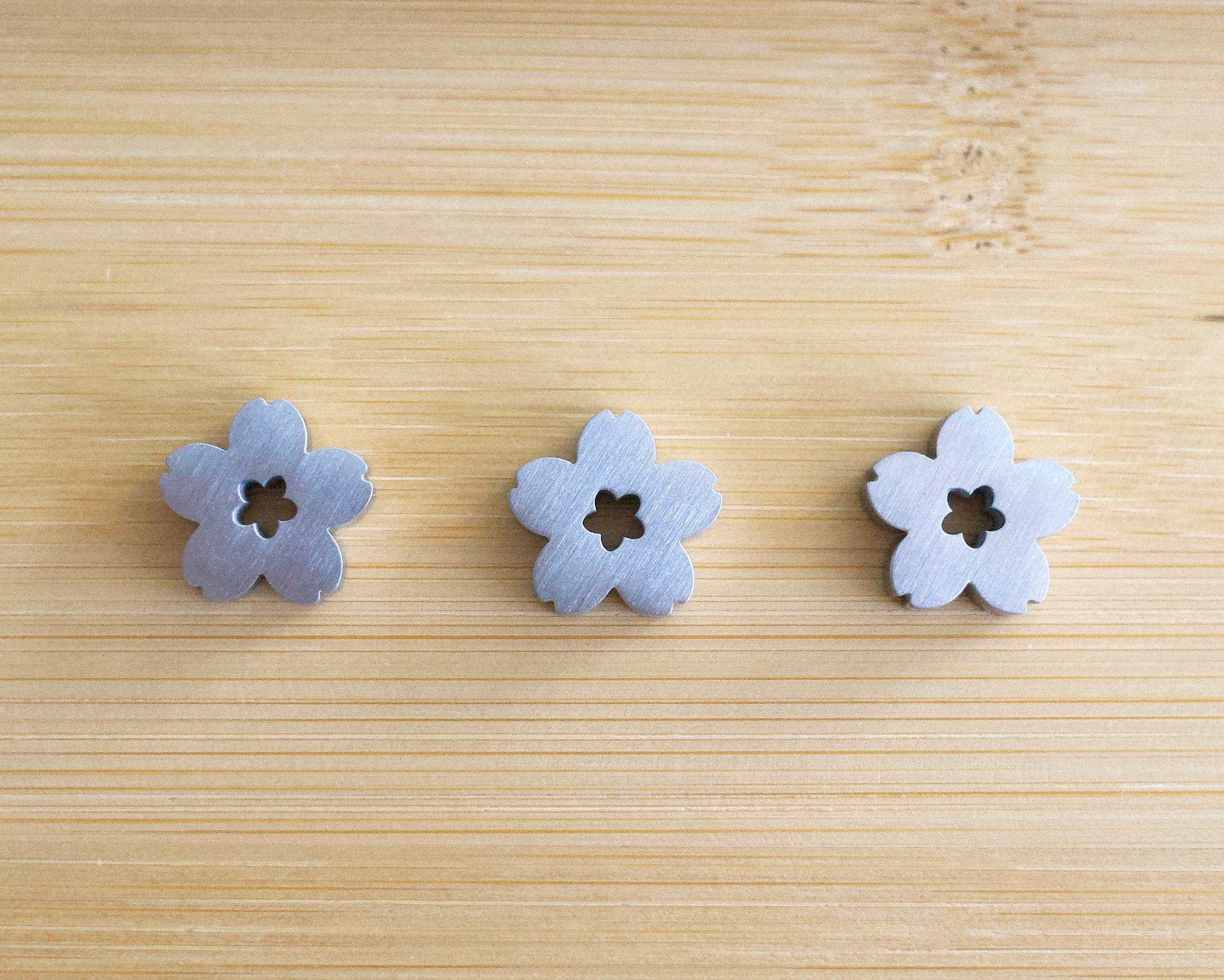 sakura (set of 3) sifter beads (satin finish)