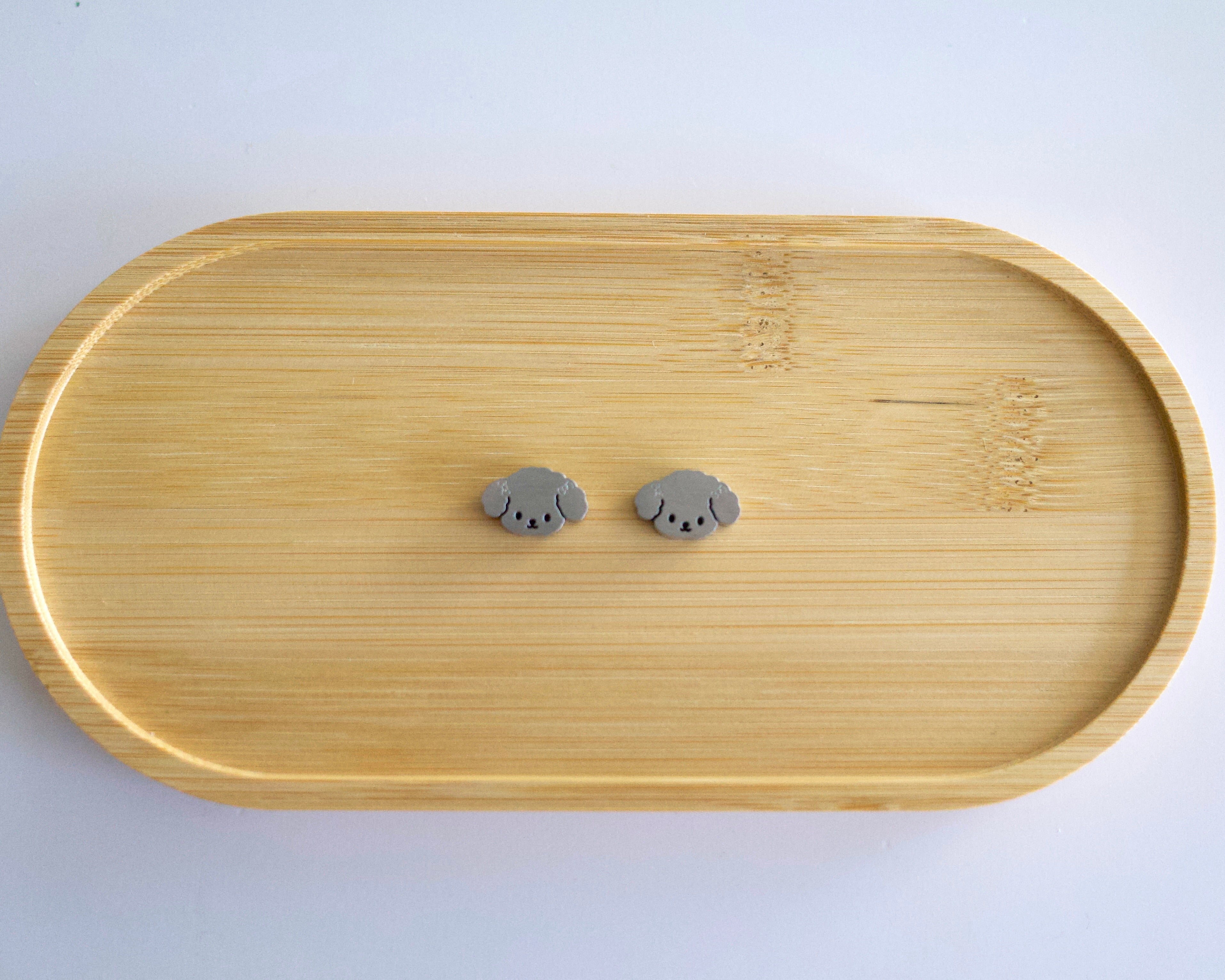 dog with bow sifter beads (set of 2) (satin finish)